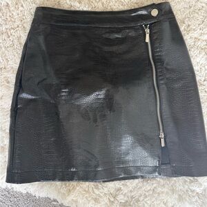 Topshop Black Croc-Embossed Faux Leather Mini Skirt with Zip